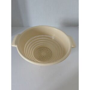 Vintage Federal Housewares Villaware Almond Colander Strainer MCM Grandma Core